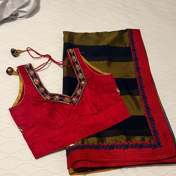 Indian saree with matching blouse - Picture 2 of 6